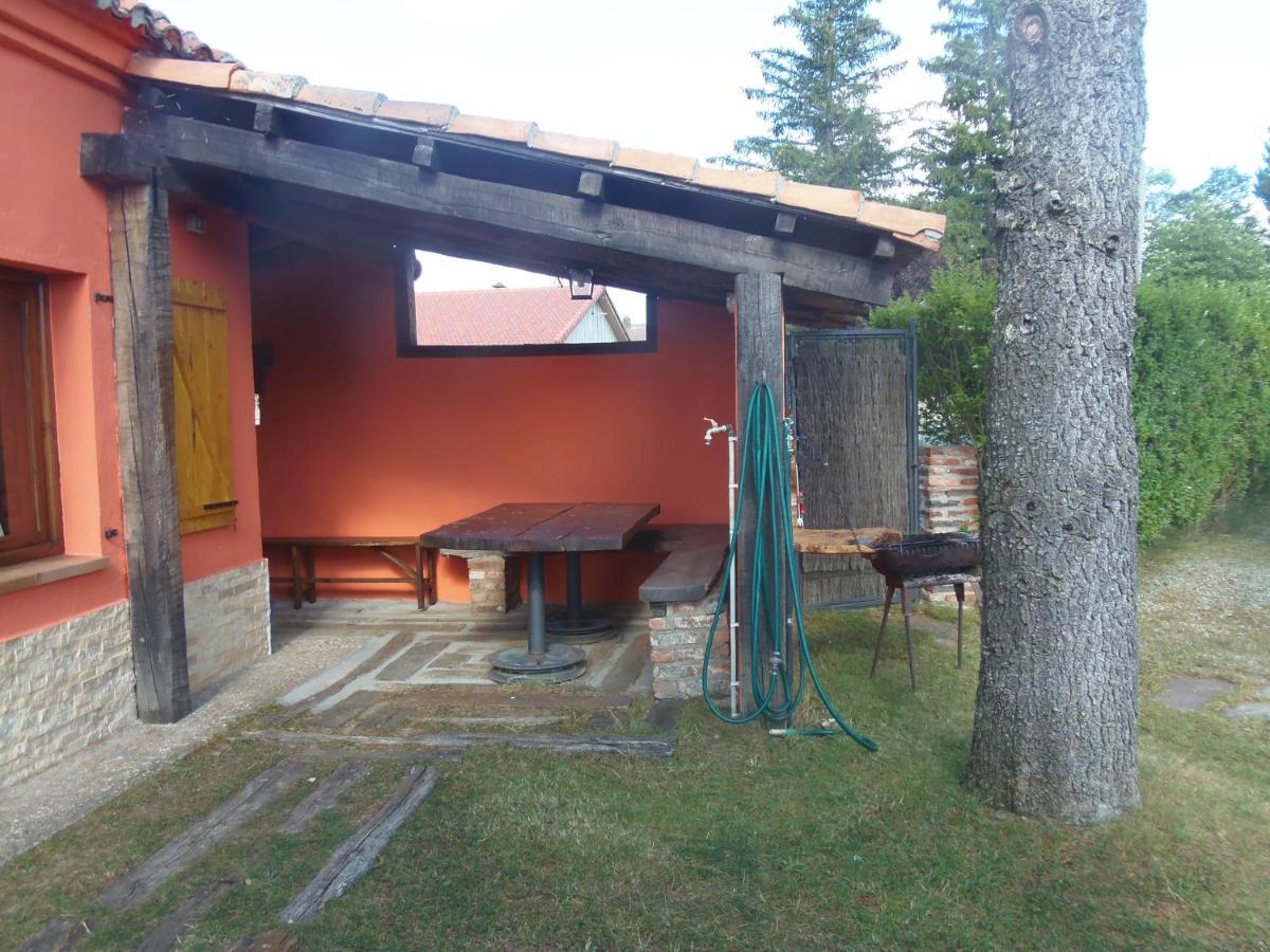 El Uncar Villa Castrejon de la Pena Exterior photo