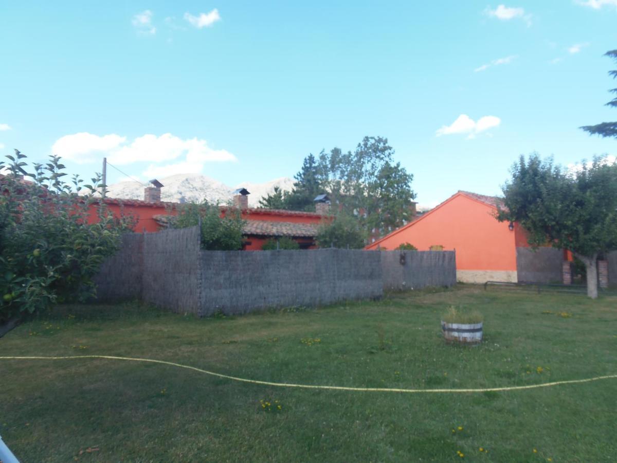El Uncar Villa Castrejon de la Pena Exterior photo